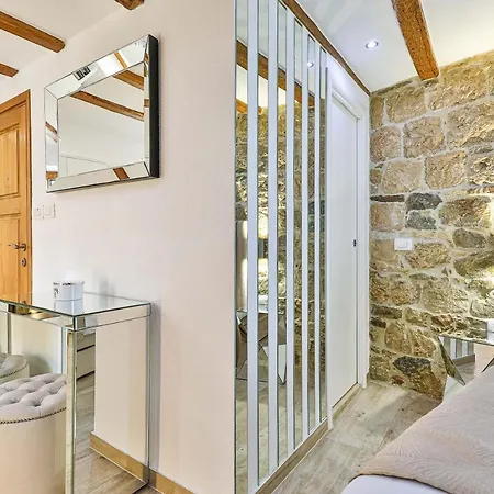 Old Town Pearl * Split